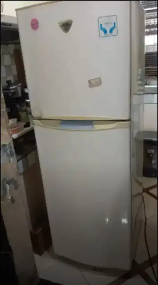 Dijual kulkas nasional 2pintu