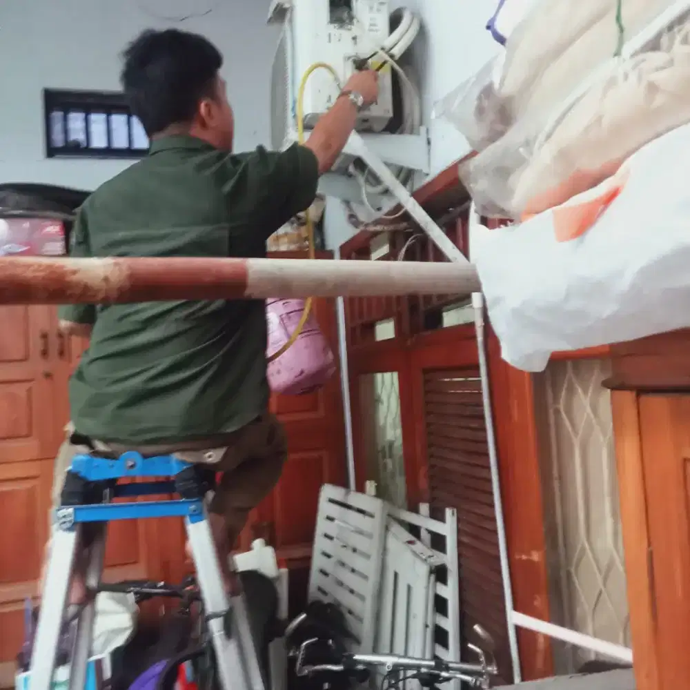 SERVICE AC,BOBGKAR PASANG AC TERDEKAT