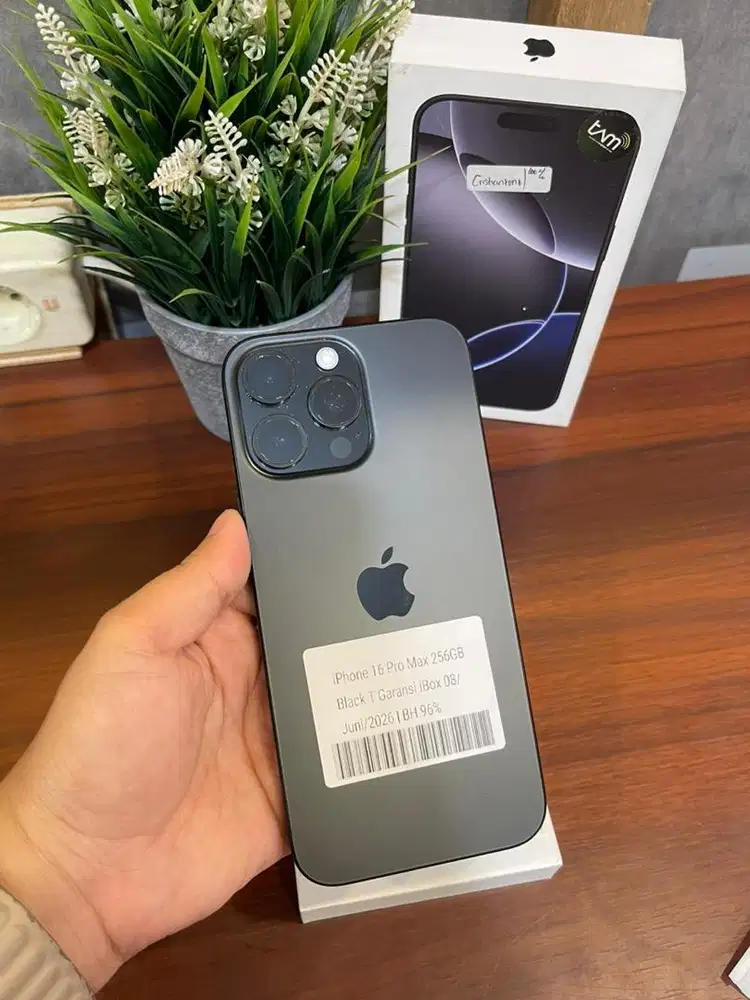 Iphone 16pro max 256 Black Ibox On 08/06/2026 fullset bh96%