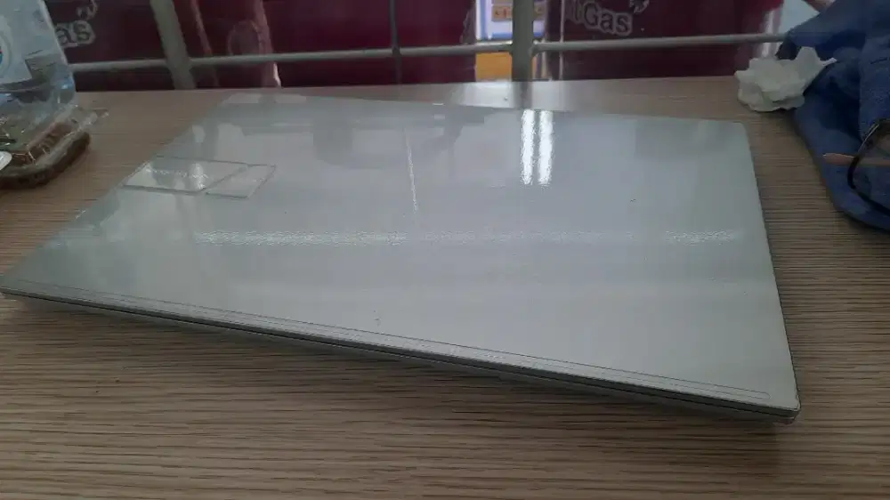 Asus vivobook Pro 15 OLED .Ryzen 9 5900HK ,ram 16 gb RTX 3050.