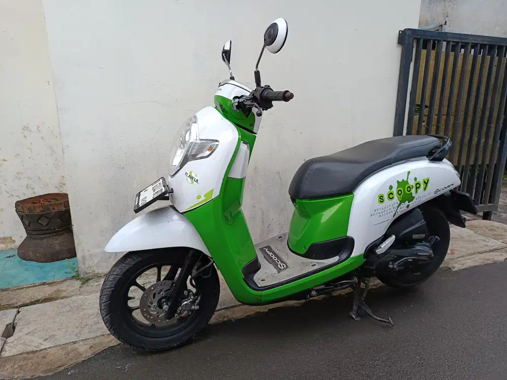 Di jual cepat scoopy donat 2018 lengkap bagus
