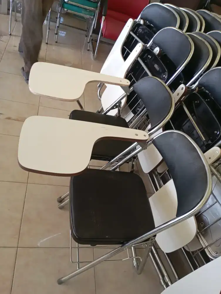 Kursi kuliah chitose