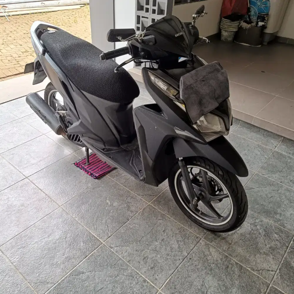 Honda Vario 125 KZR hitam 2013