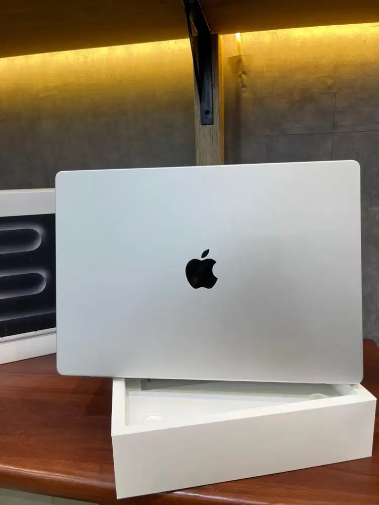 Macbook Pro M3 Max 16inci 48/1tb Silver Ibox Bh100% cc7 fullset