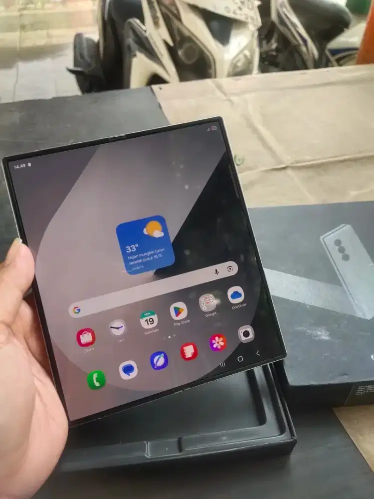 Samsung z fold 6 12/256 Sein fullset mluss 95%, lncarr jyaa no kndala