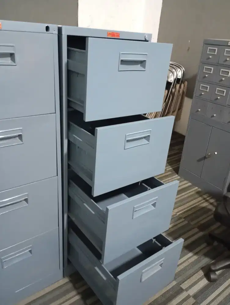 Fling kabinet kondisi bekas