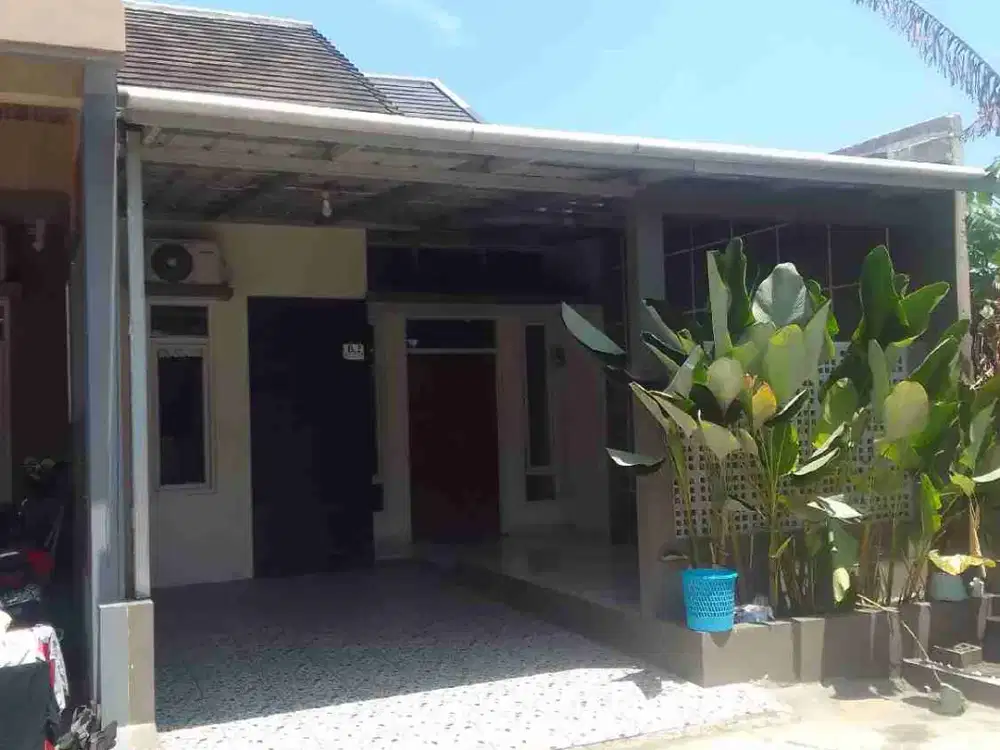 Rumah Hook dan 2 Kios Dekat GOR Pakansari