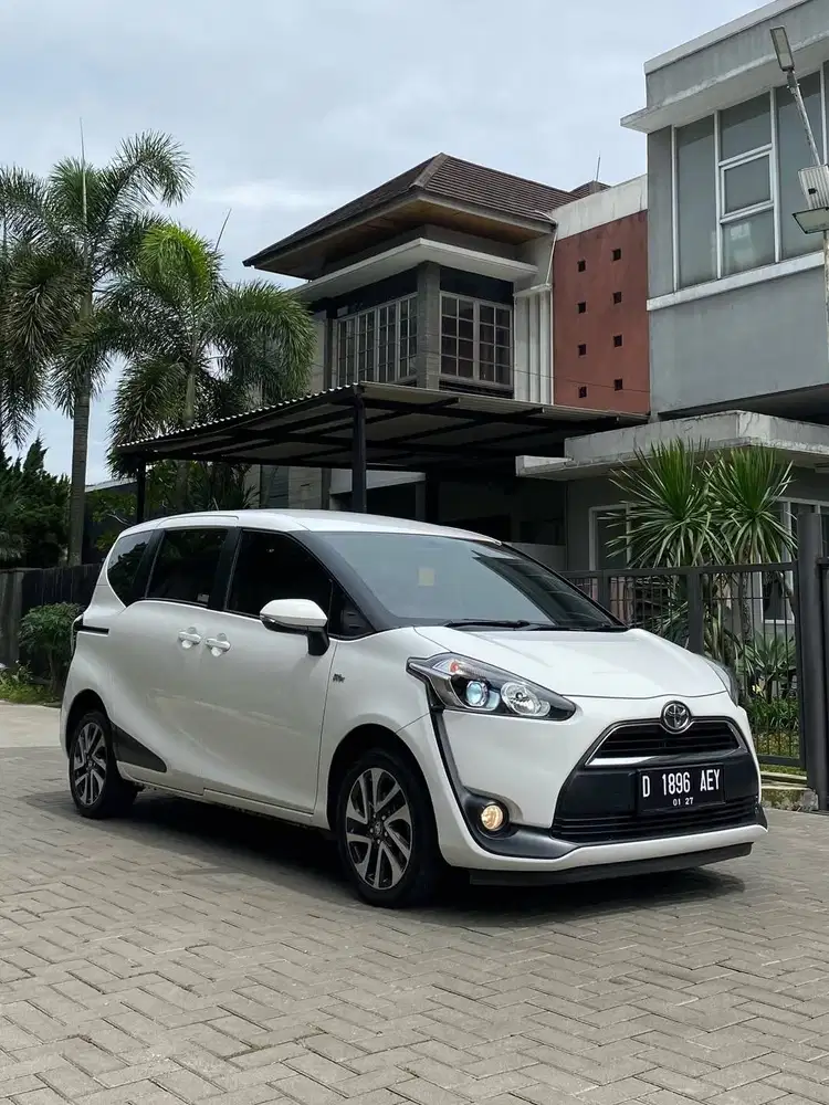 SIENTA V MULUS ORIGINAL LOW KM