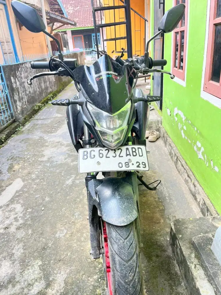 Di jual motor honda CB150R