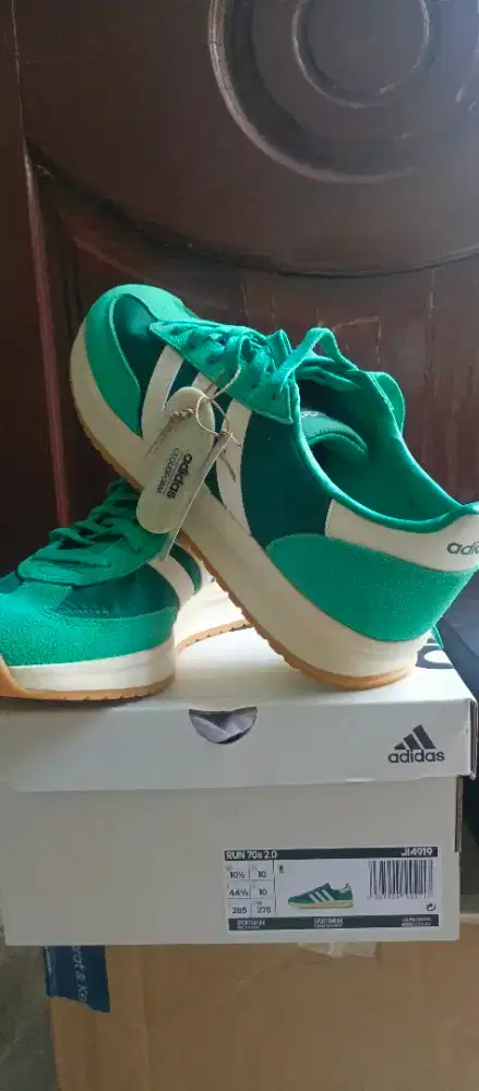 Paket Sepatu Adidas (3pcs, New)