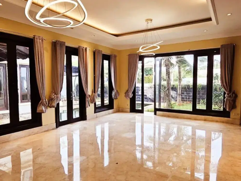 Dijual Rumah Mewah di Pantai Mutiara, LT.650m2, Ada Kanal bisa Parkir Yacht Pribadi