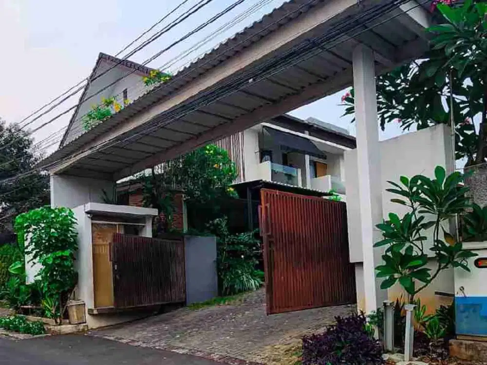 JUAL RUMAH MODERN DI TANGERANG SELATAN LOKASI STRATEGIS