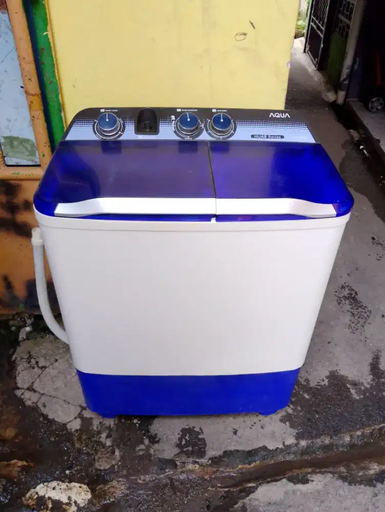 Mesin cuci Aqua 8kg