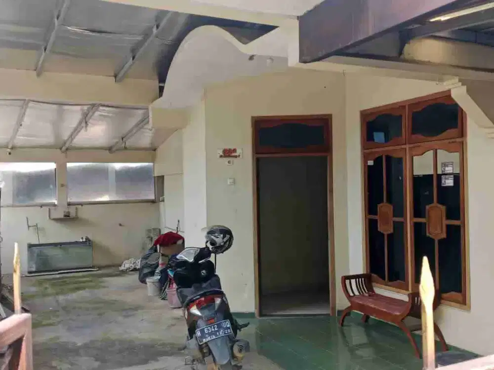 RUMAH WELIRANG DALAM PEMUKIMAN DEKAT KOTA STRATEGIS