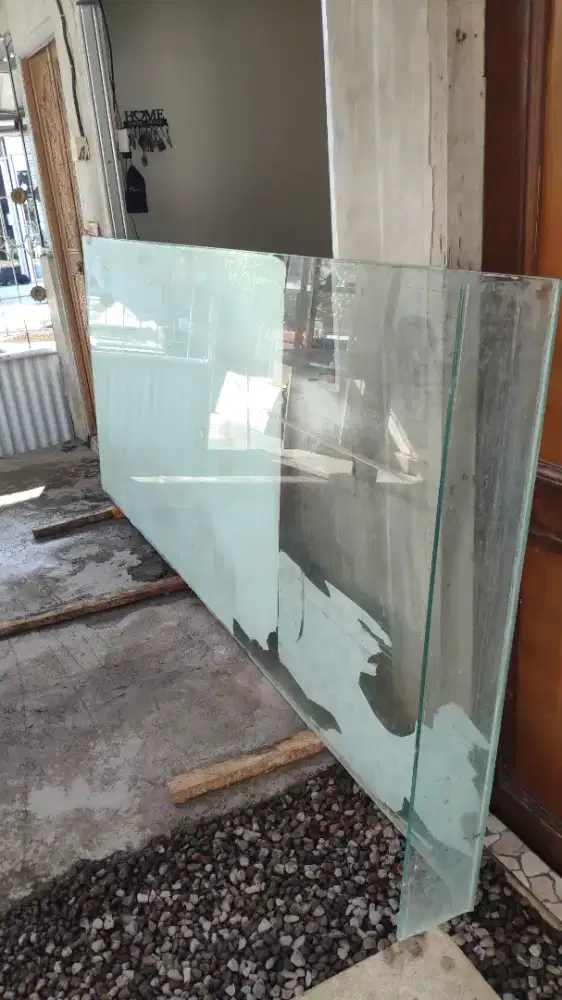 Di jual kaca tempered tebal 10 mm