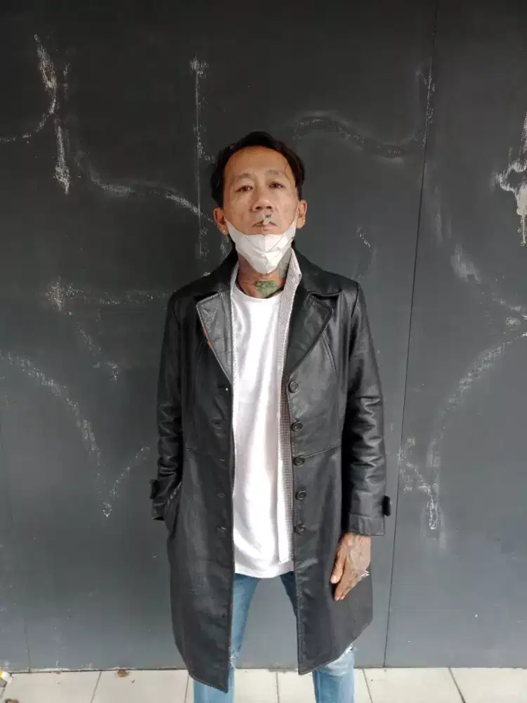 Jaket kulit panjang jhonwick warna hitam size L