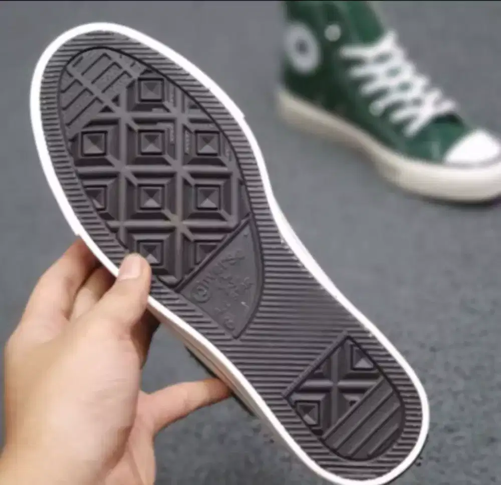 Sepatu converse low glowy