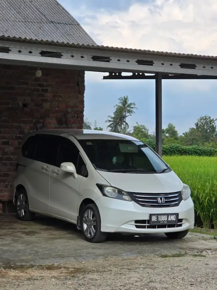 Dijual Honda Freed PSD 2011