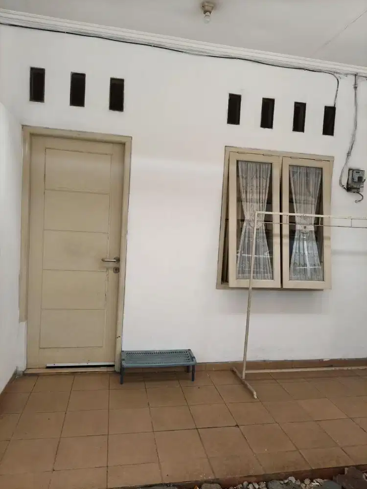 Kontrakan exclusive ciputat the52alpha