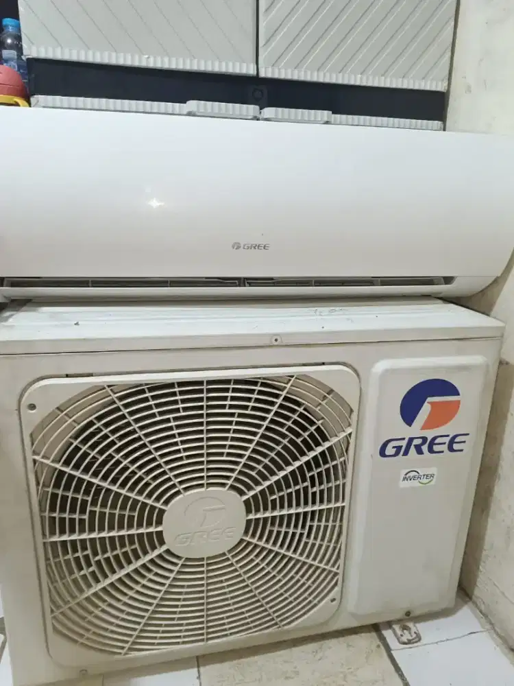 Jual Ac Gree 1 1/2pk inverter bekas