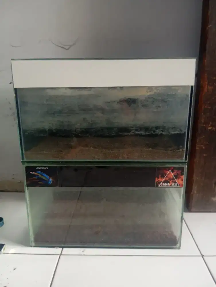 2 AQUARIUM + 2 TIANG BESI