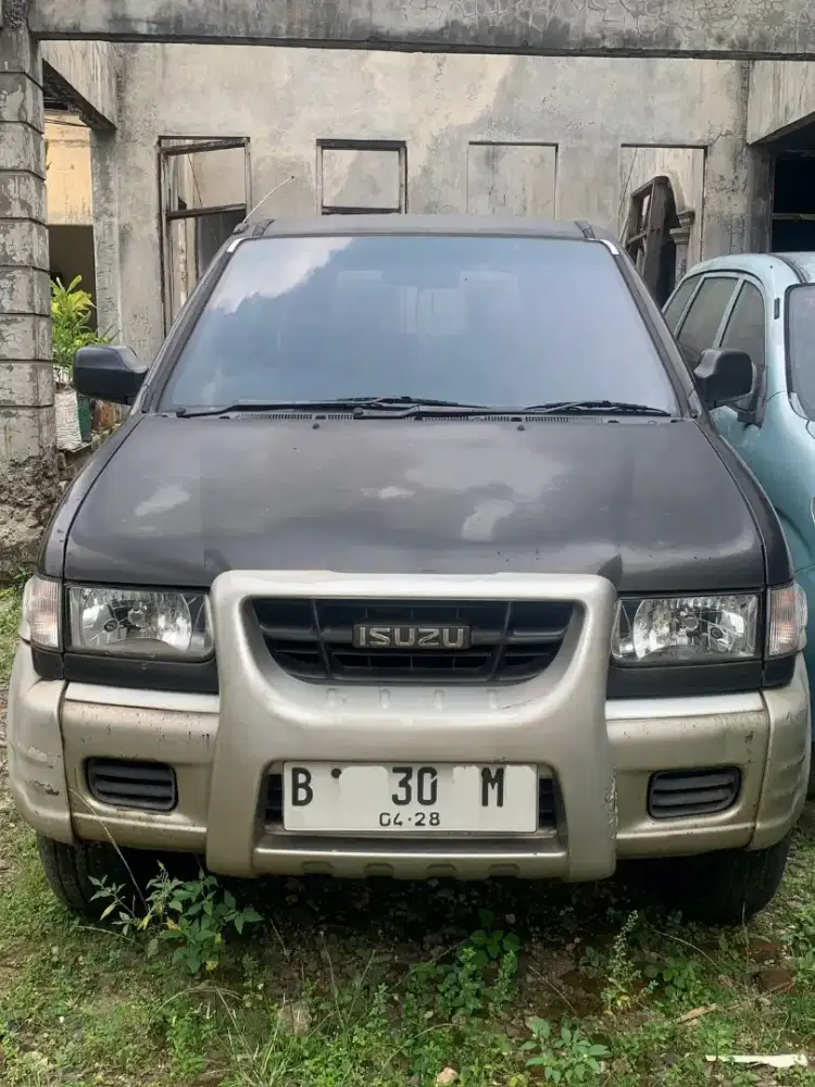Isuzu Panther Touring 2003