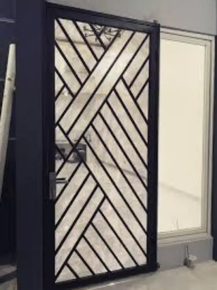 Pintu doble kawat nyamuk