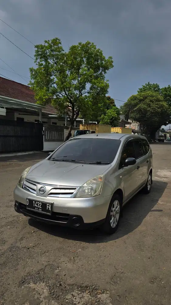 Nissan Grand Livina at 2011