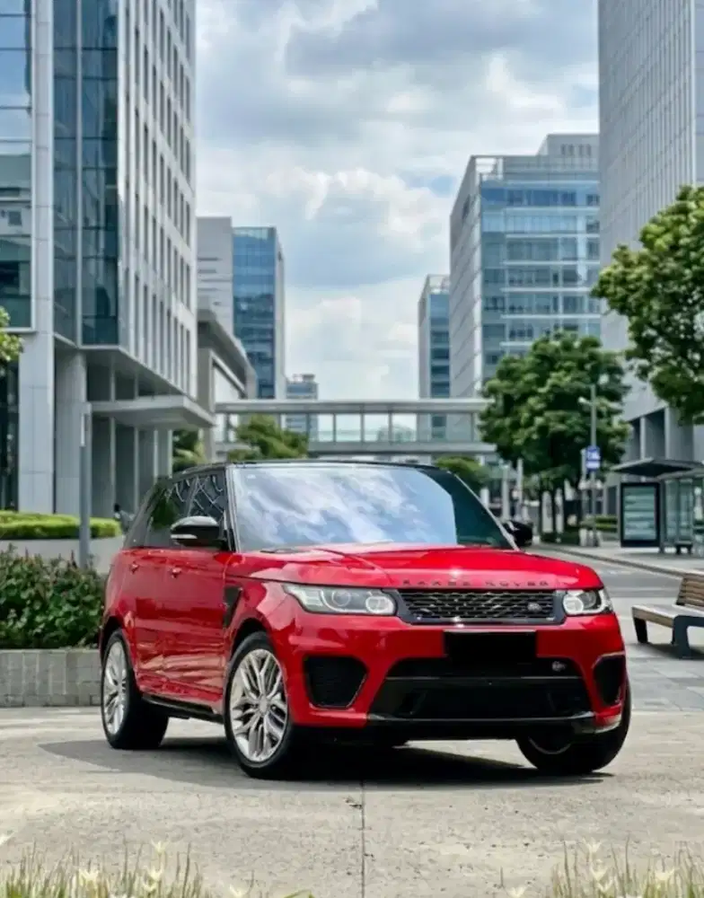 Range Rover
Sport 5.0 V8 Supercharged
SVR EDITION (HIGHEST TRIM)