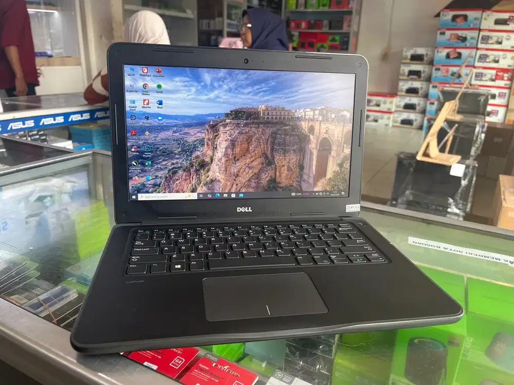 Laptop Dell Latitude Core i3 Gen6 Ram 8Gb Ssd 256Gb garansi 6bln