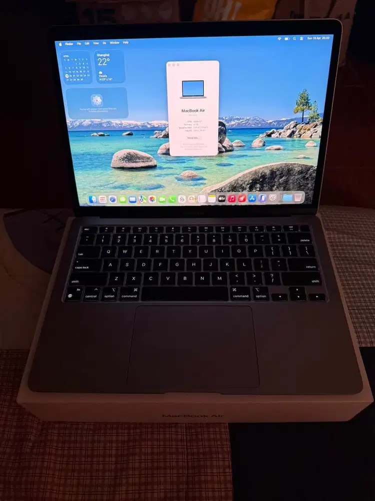 dijual macbook air M1 2020 8/256