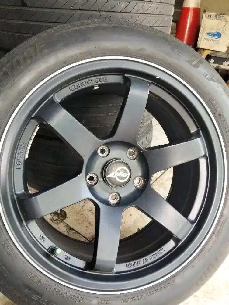 Velg T37+Ban R17  pcd 114/holle5 good condition Nex wa ja gan thanks