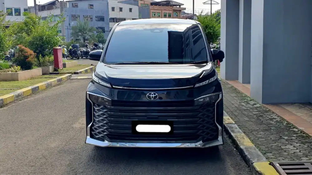 Km31rb toyota voxy cvt tss 2023 hitam camera 360