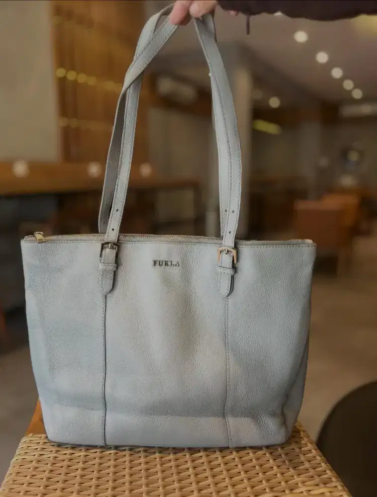 BU NEGO Furla Authentic Ori  Light Grey Tote Bag kulit masih bagus bgt