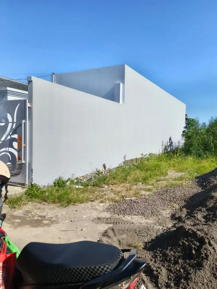 Di kontrakan tanah jalan Penyaringan , Sanur, Bali