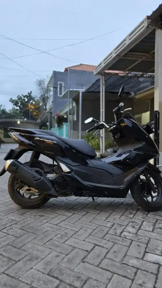 PCX 2024 black glossy