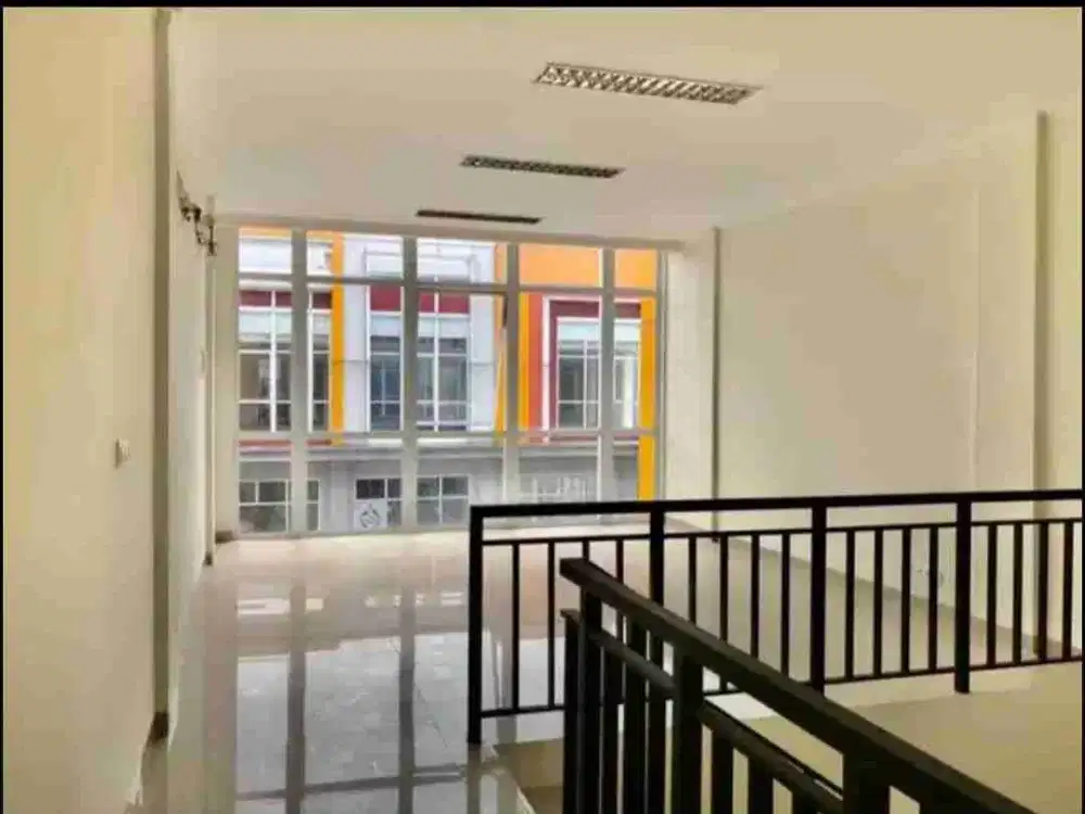 Ruko  Sewa Summarcon Magna Commercial 2 Lantai Standard 5 B terawat dan strategis