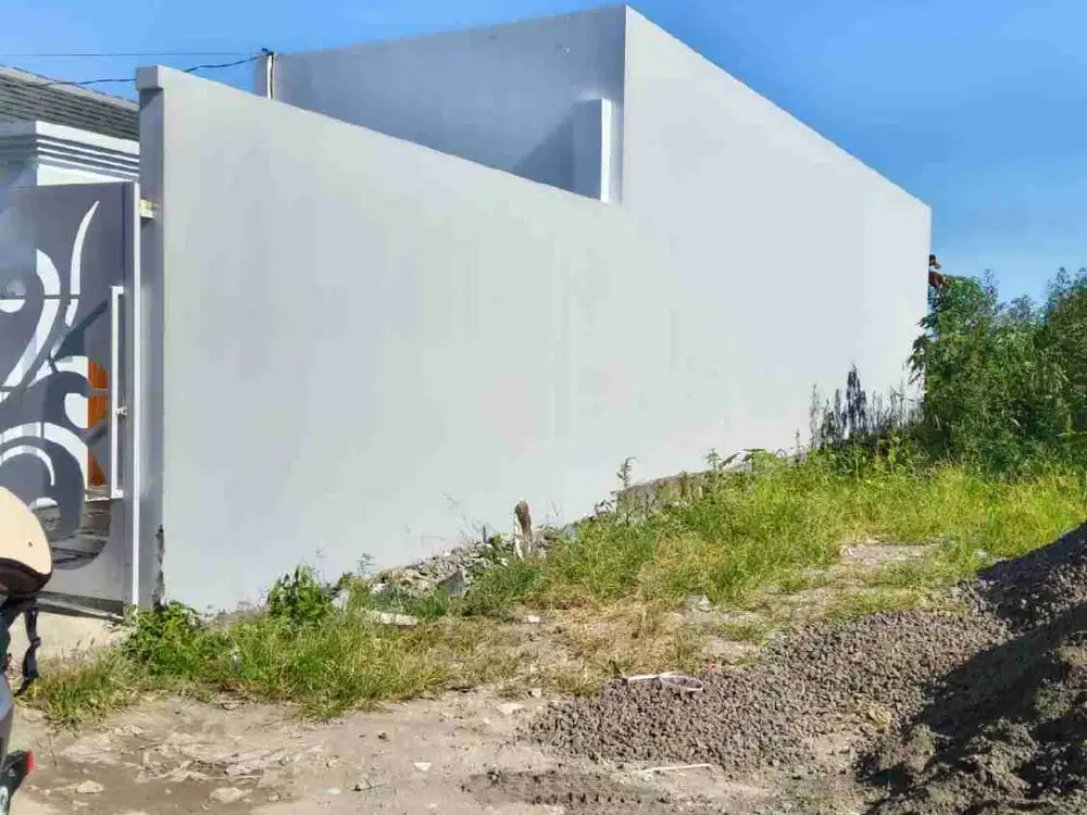 Di kontrakan tanah jalan Penyaringan , Sanur, Bali