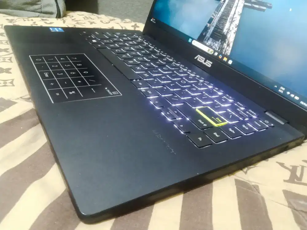 Asus E410 - Gen 11, SSD 512Gb, Ram 8Gb..