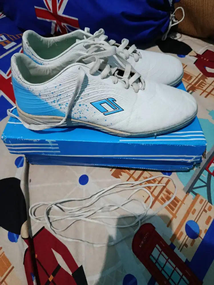 BU BU sepatu futsal UK43