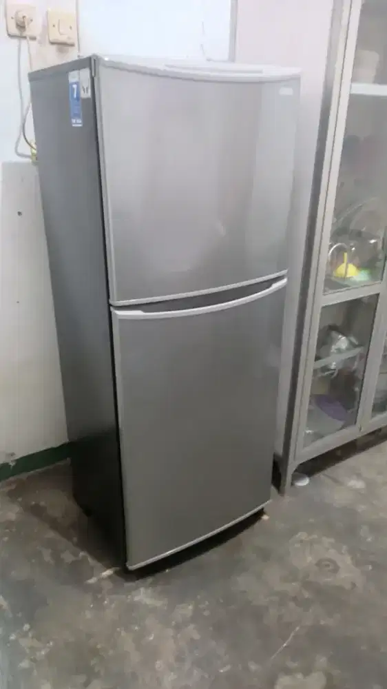 WTS Kulkas AQUA Dua Pintu