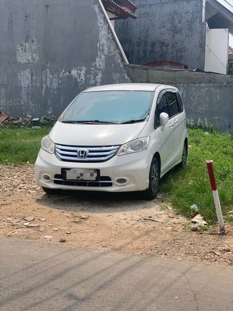 Honda Freed ( 2014 )