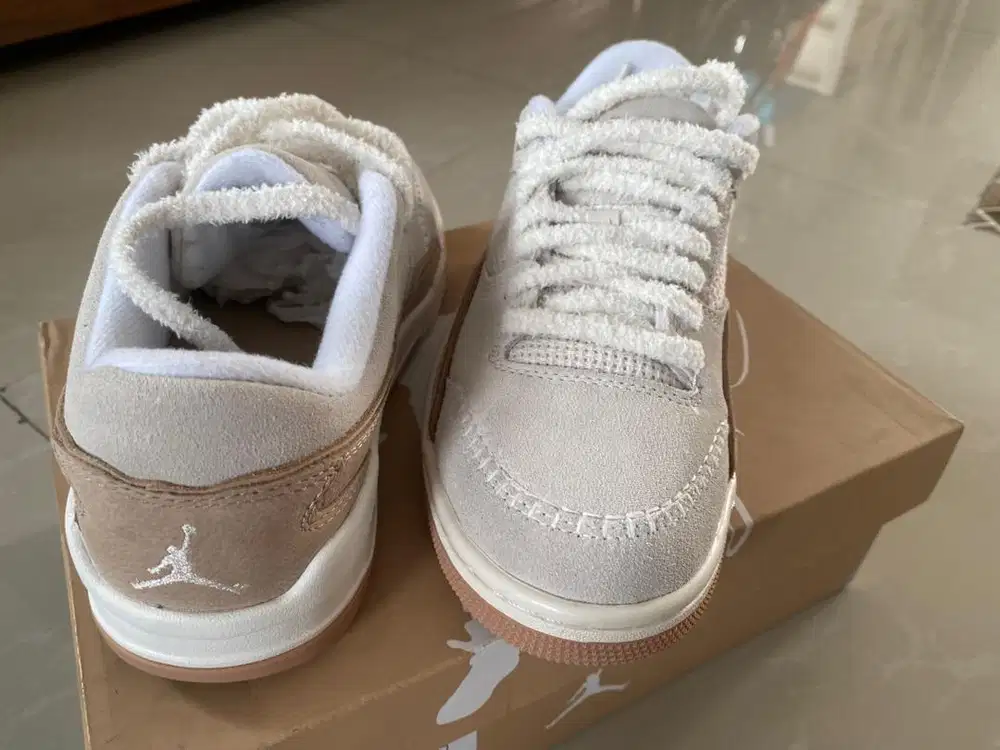 Dijual sepatu wanita Jordan Flight Court Se