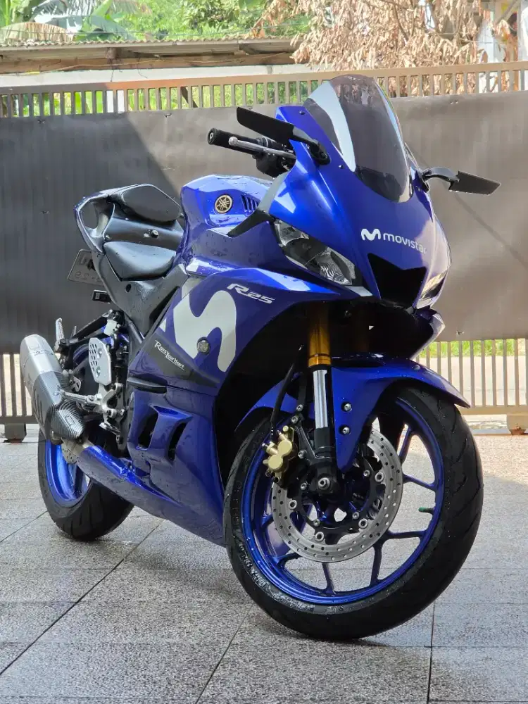 Yamaha R25 V2 2019 Biru
