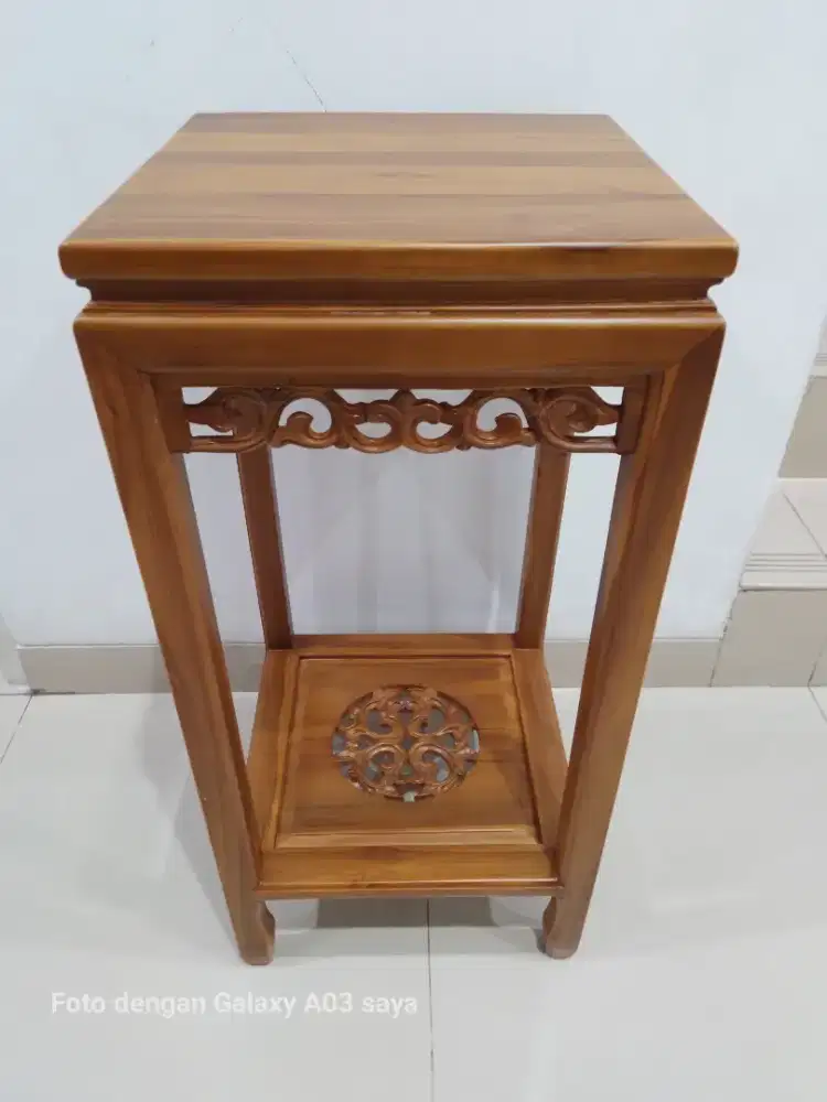 Meja pajangan kayu import cina jadul T.82cmxP.38x38cm.