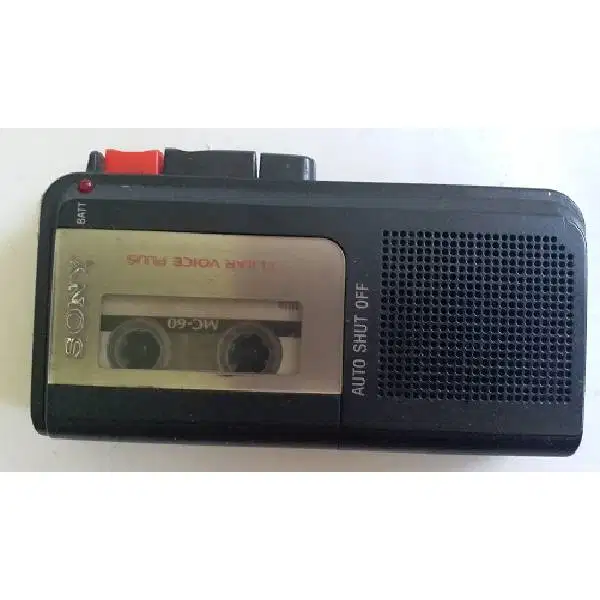 VINTAGE SONY TAPE MICRO CASETTE RECORDER MODEL M 170  +CLEAR VOICE PLU