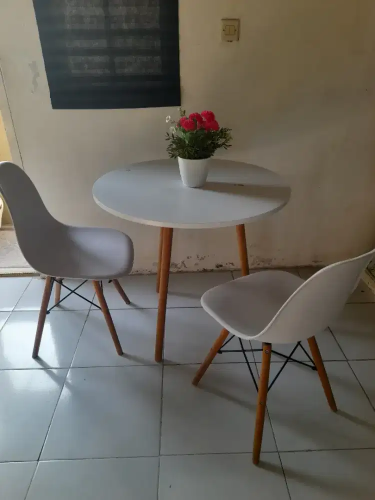 SET MEJA MAKAN KURSI MINIMALIST