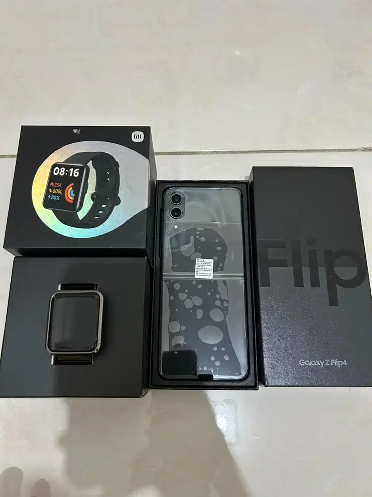 Samsung Galaxy zFlip4 & Redmi Watch 2 lite