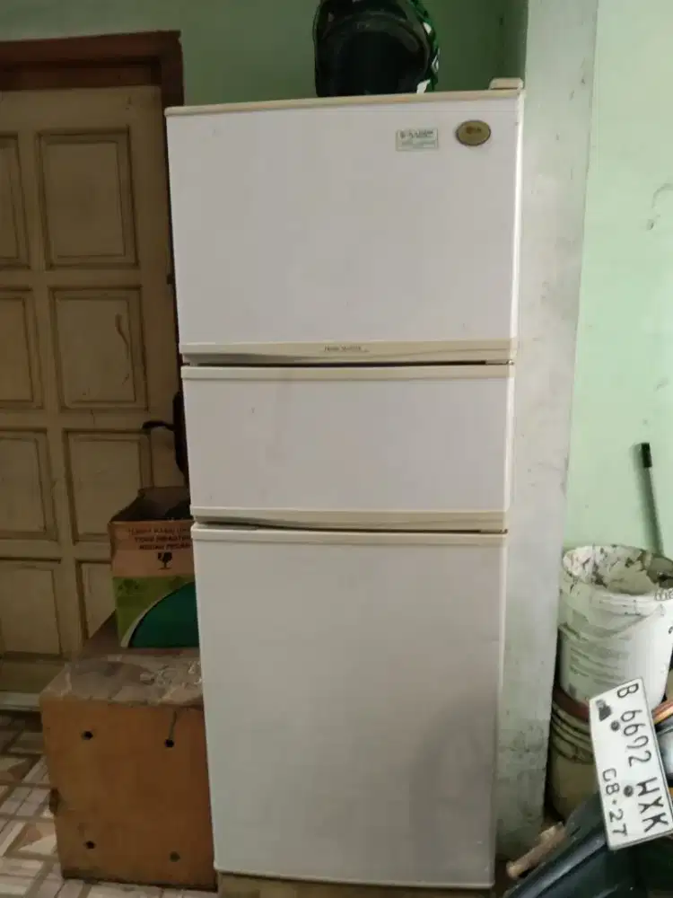 Kulkas jumbo 3 pintu