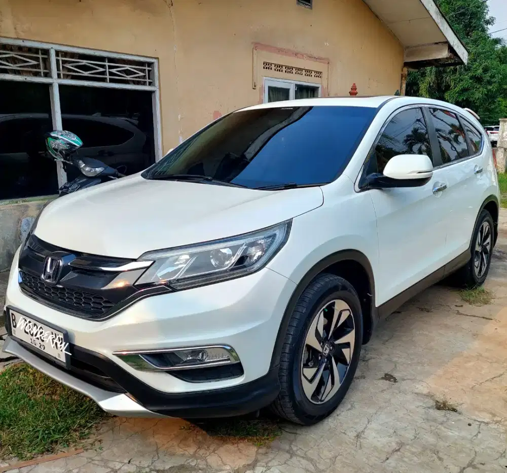 Honda CR-V 2.4 A/T 2016 Prestige Sunroof, Power Backdoor, Fender Audio
